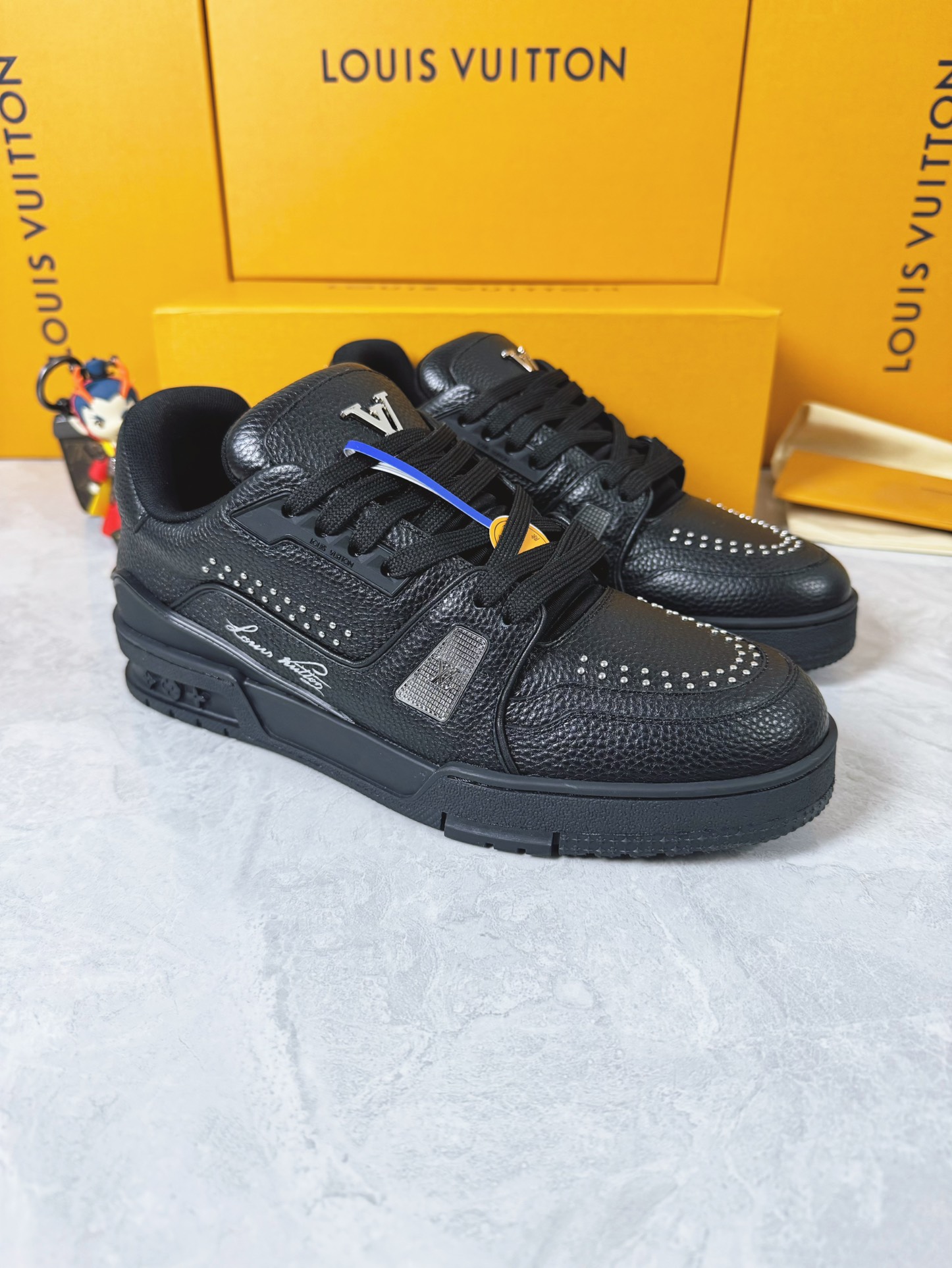 LVShoes