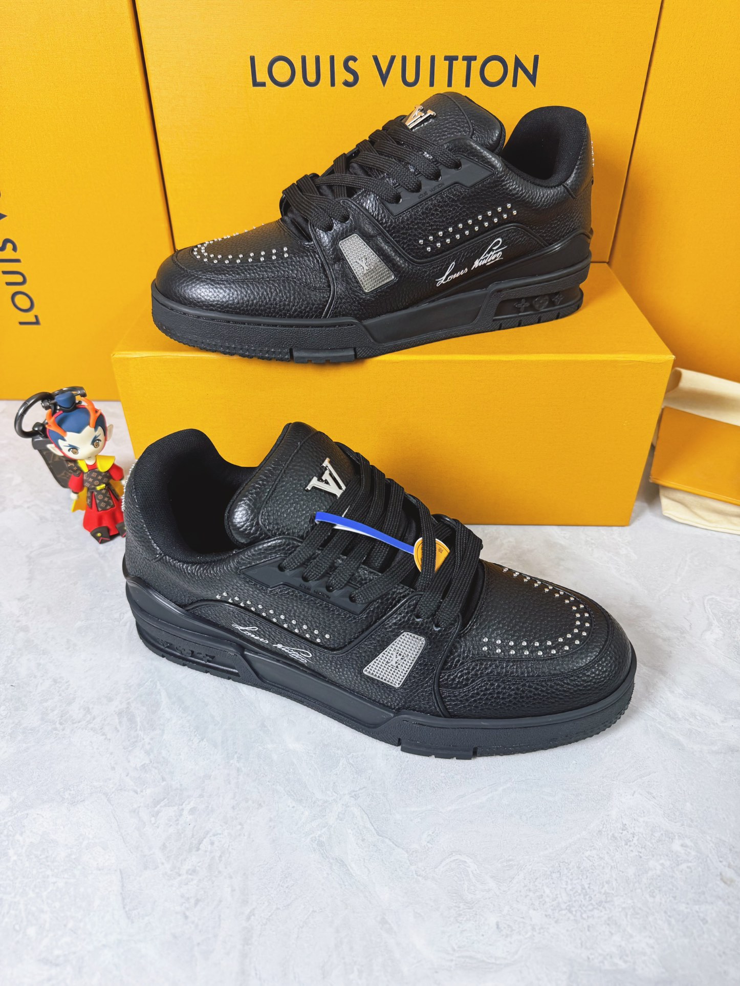LVShoes
