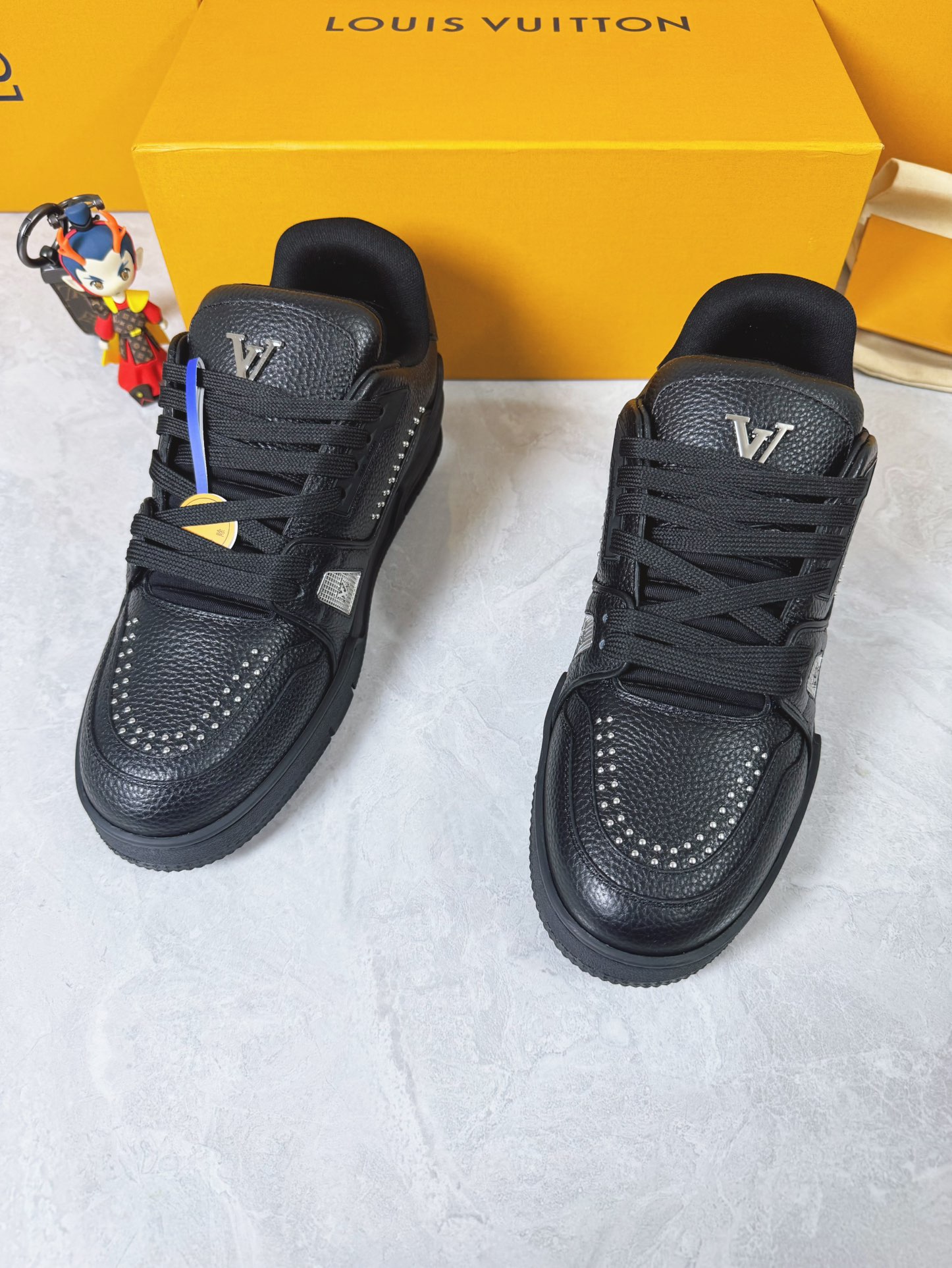 LVShoes