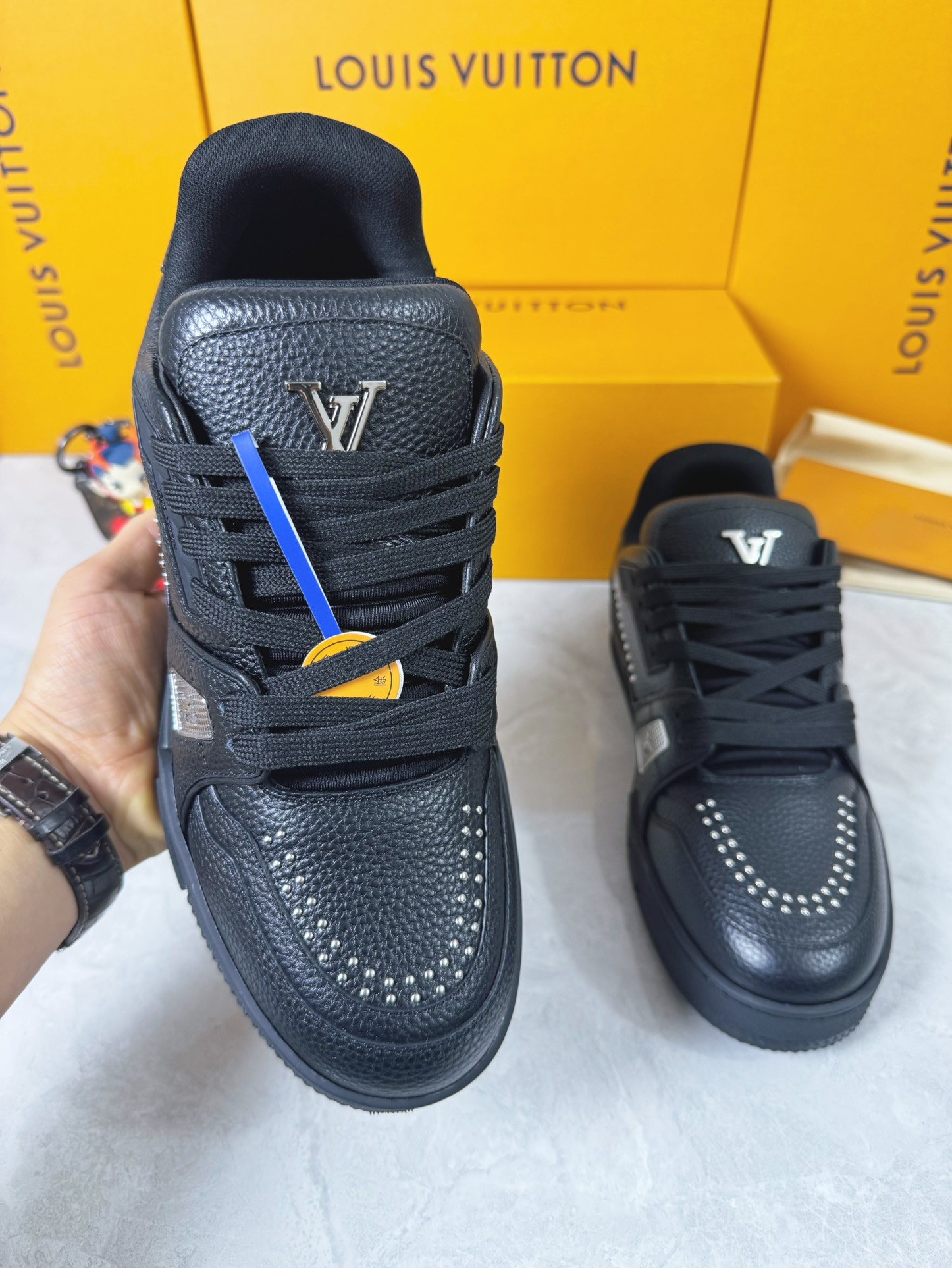 LVShoes