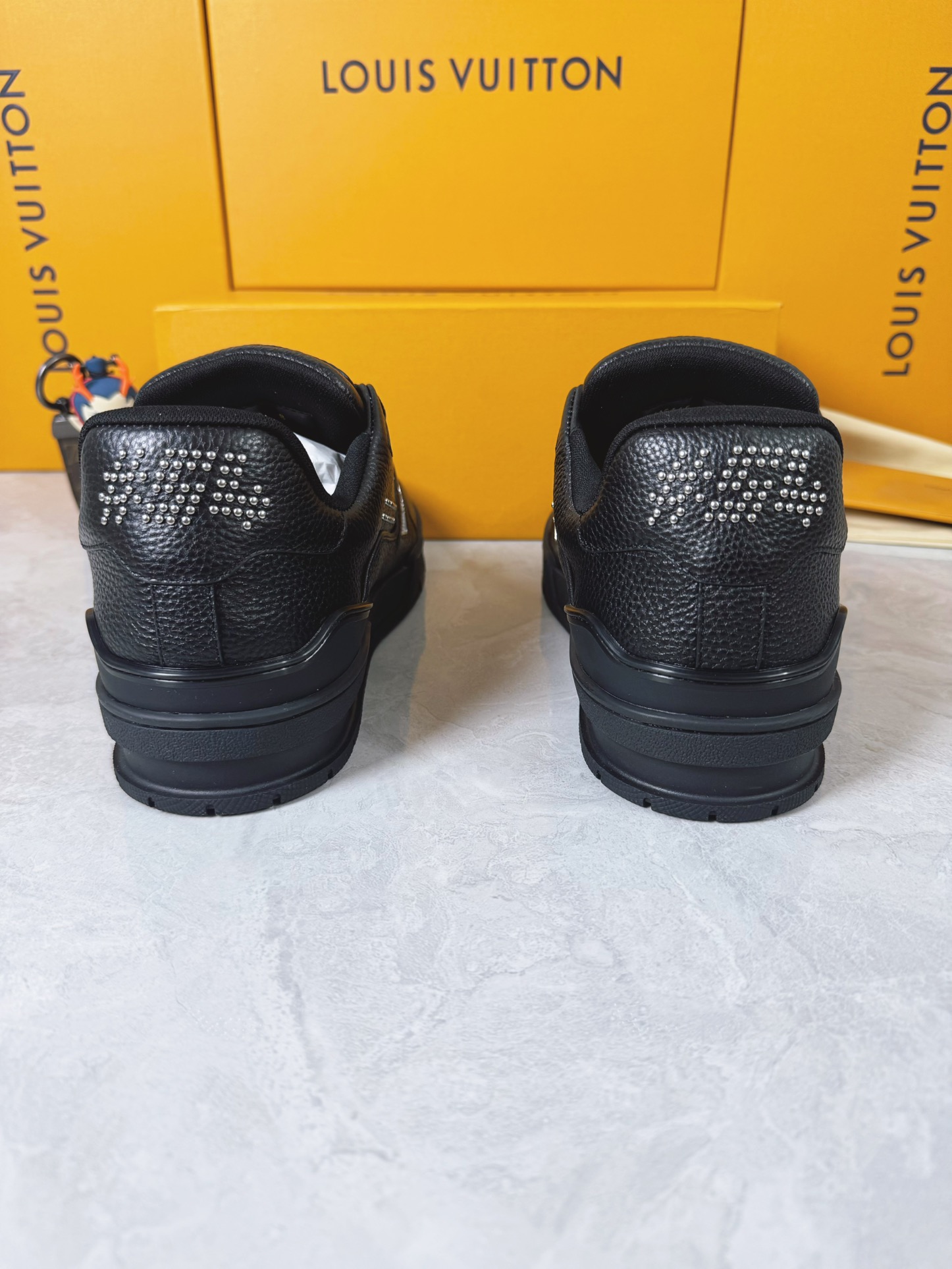 LVShoes