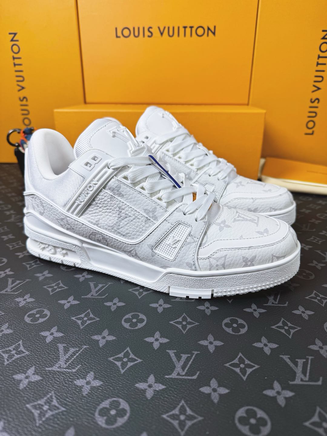 LVShoes