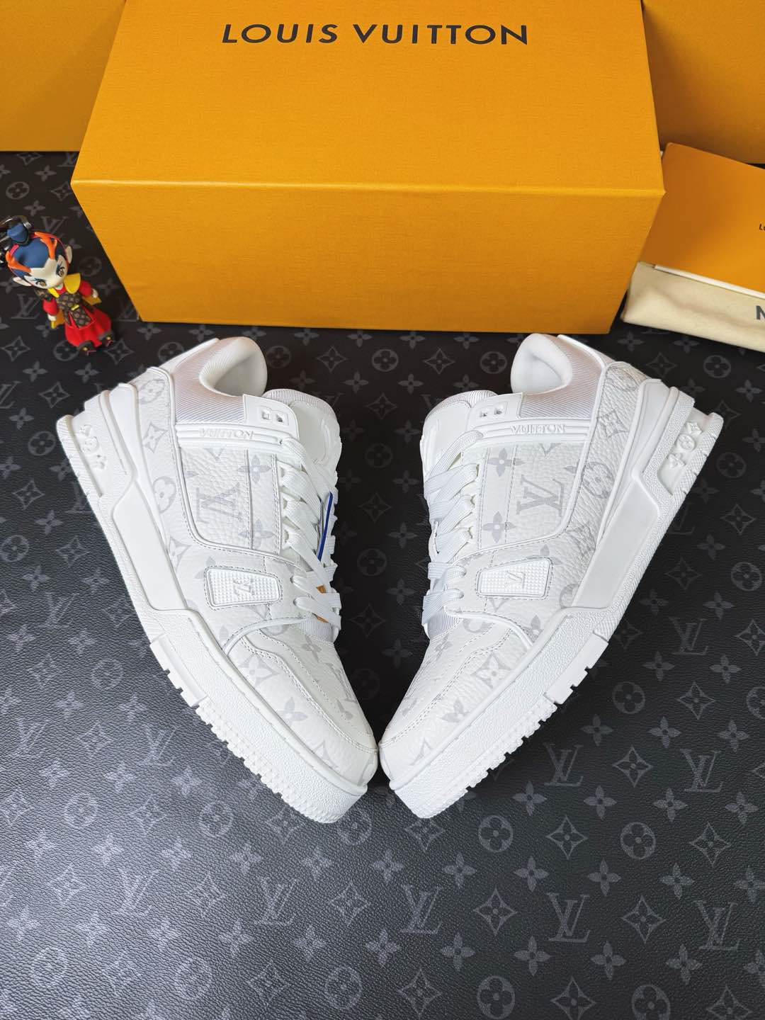 LVShoes