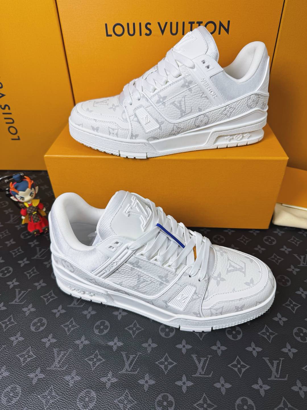 LVShoes
