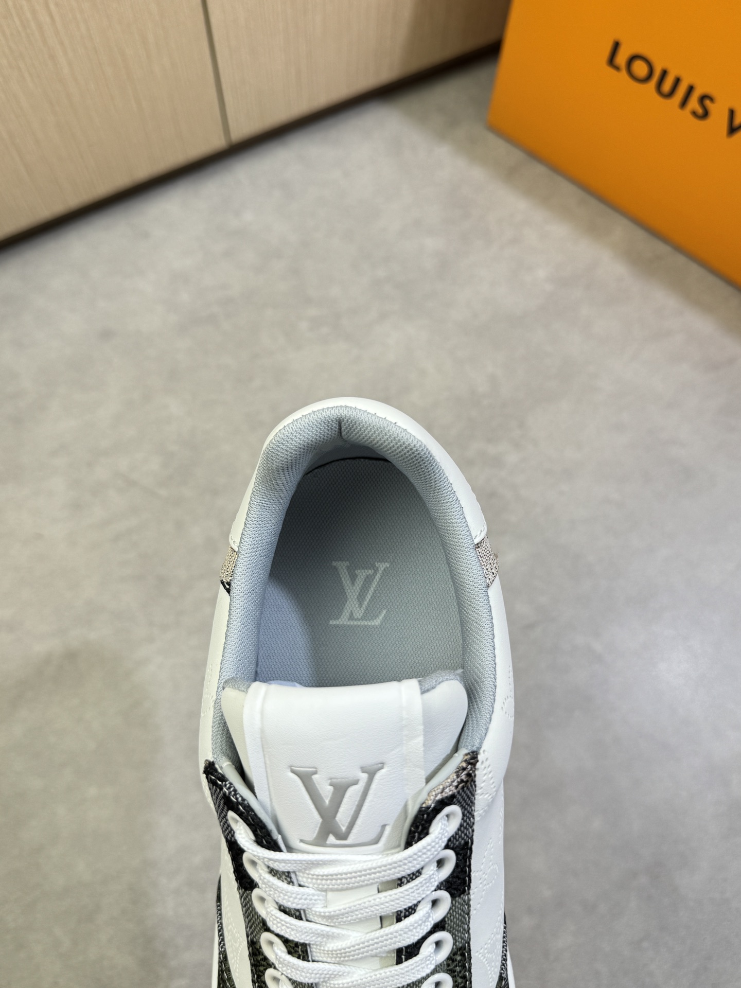 LVShoes