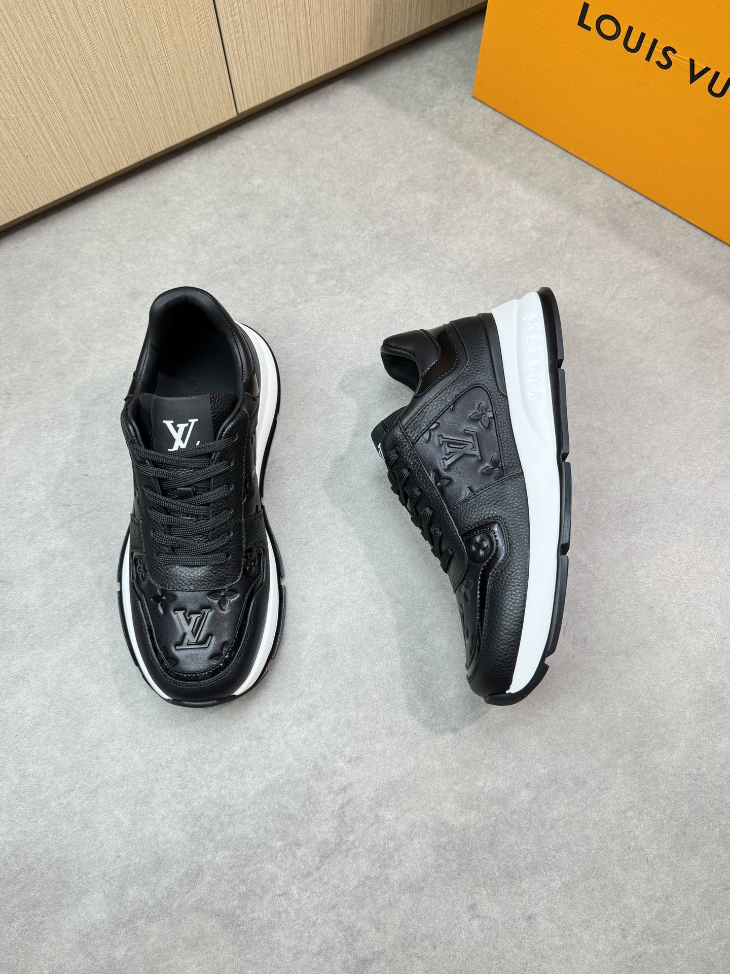 LVShoes