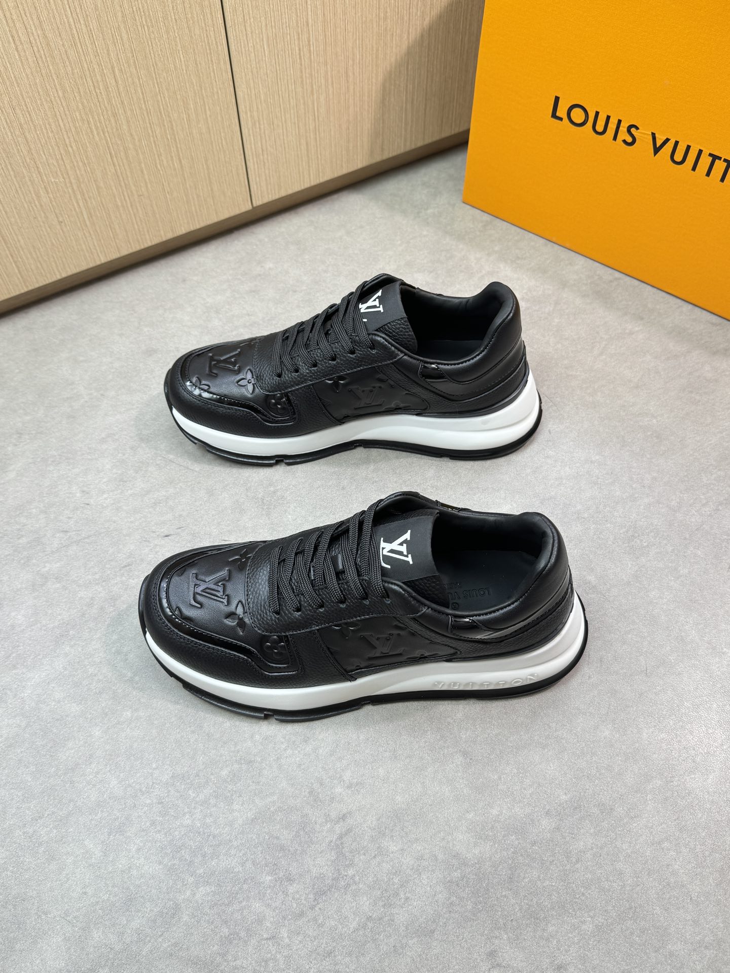 LVShoes