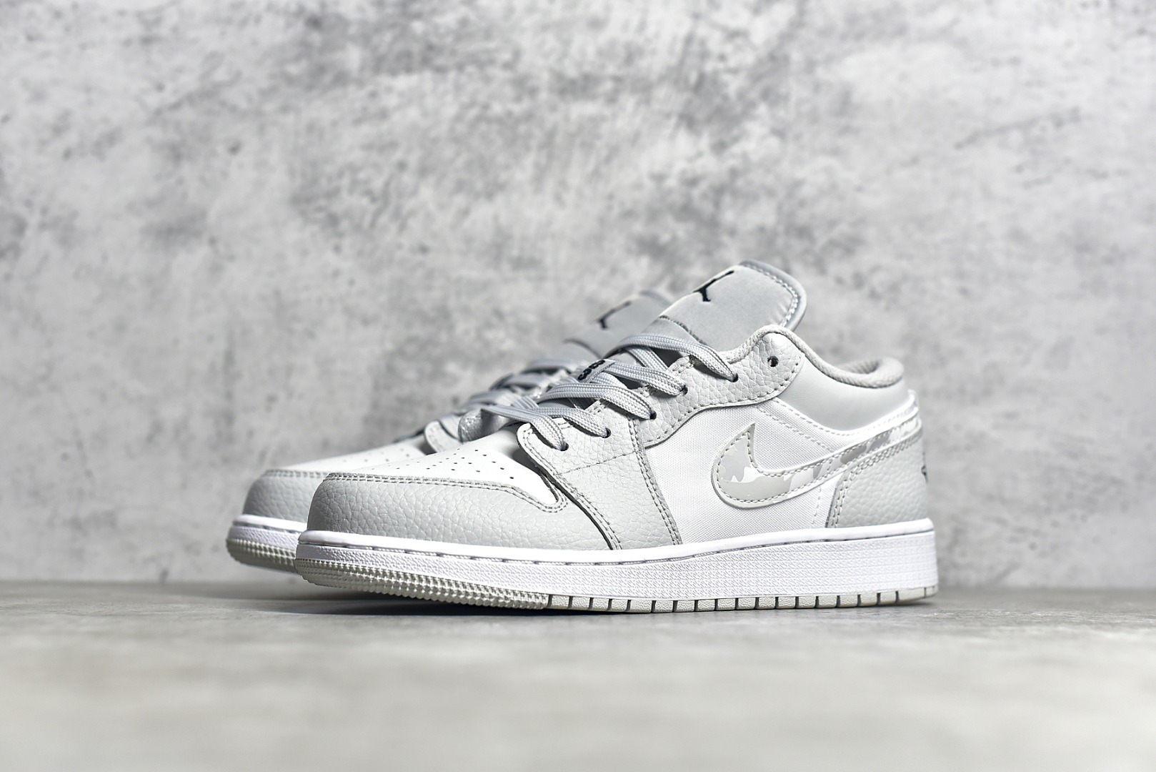AirJordan1LowSHOES