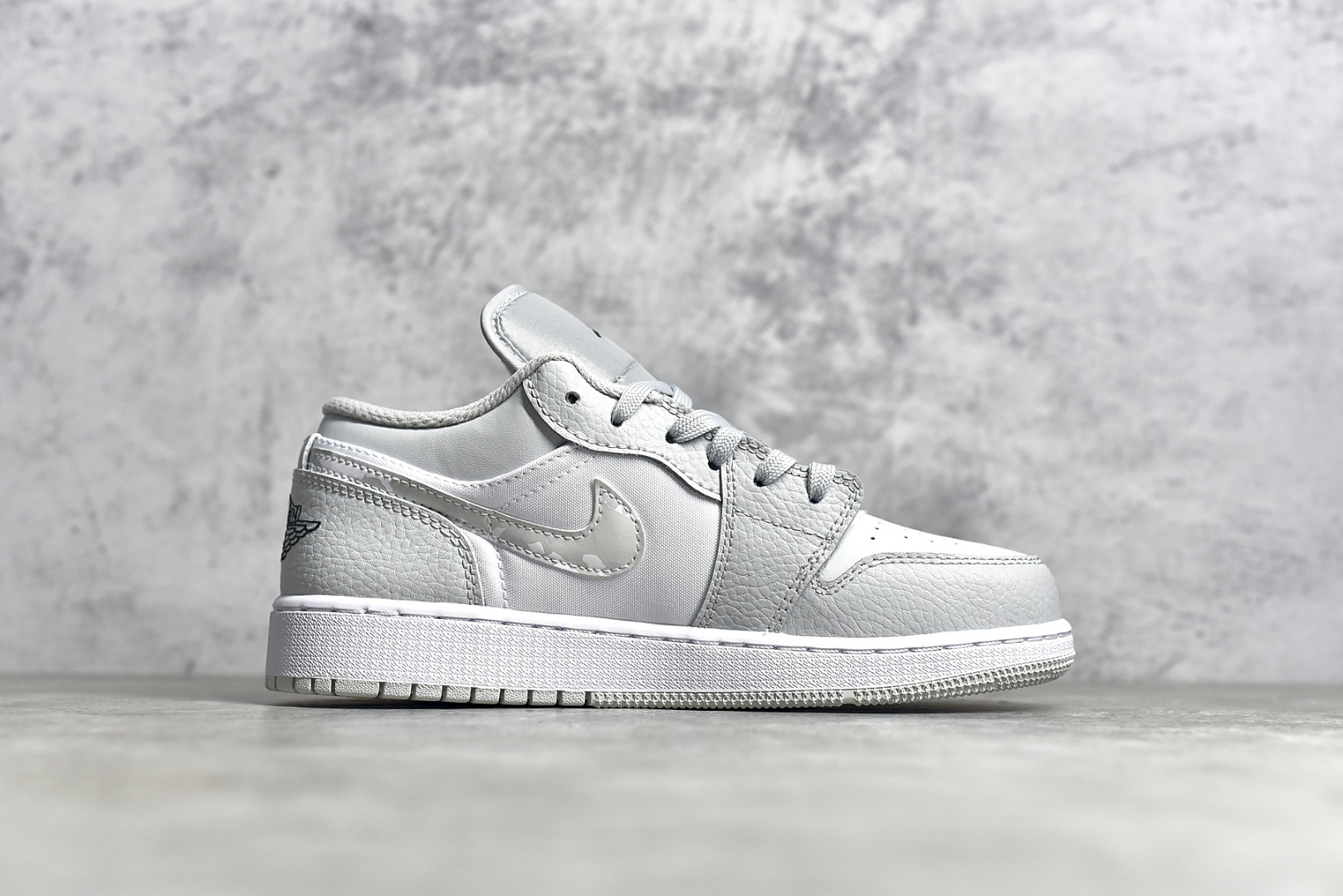 AirJordan1LowSHOES