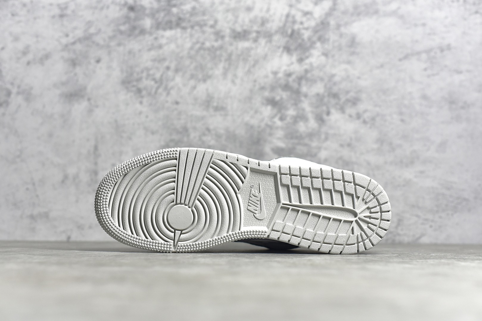 AirJordan1LowSHOES