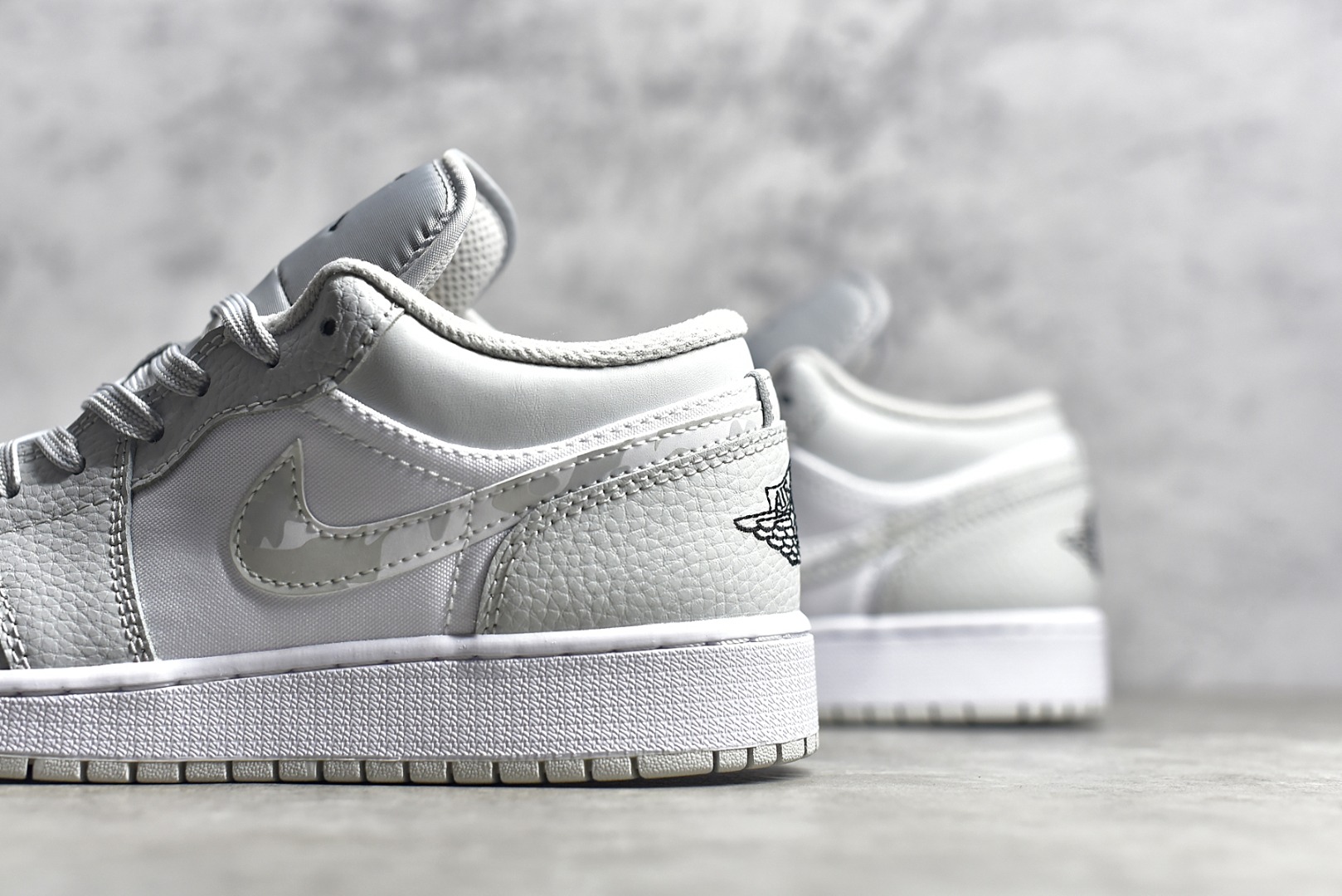 AirJordan1LowSHOES