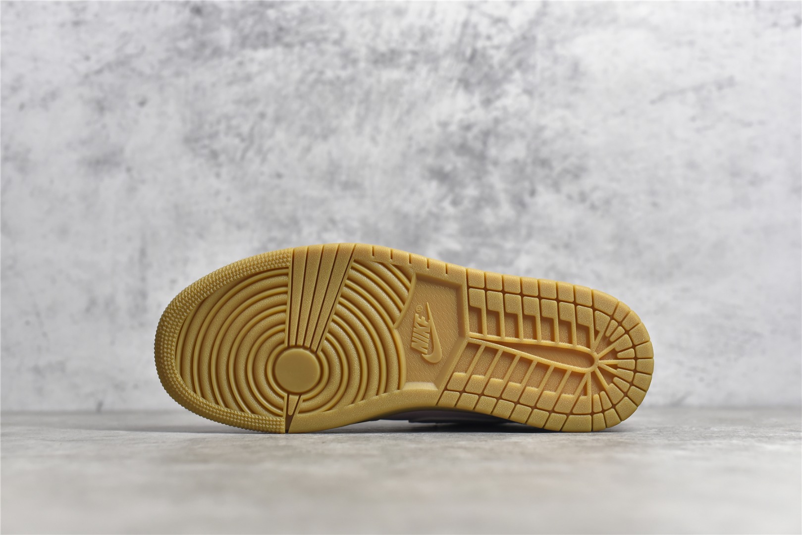 AirJordan1LowSHOES