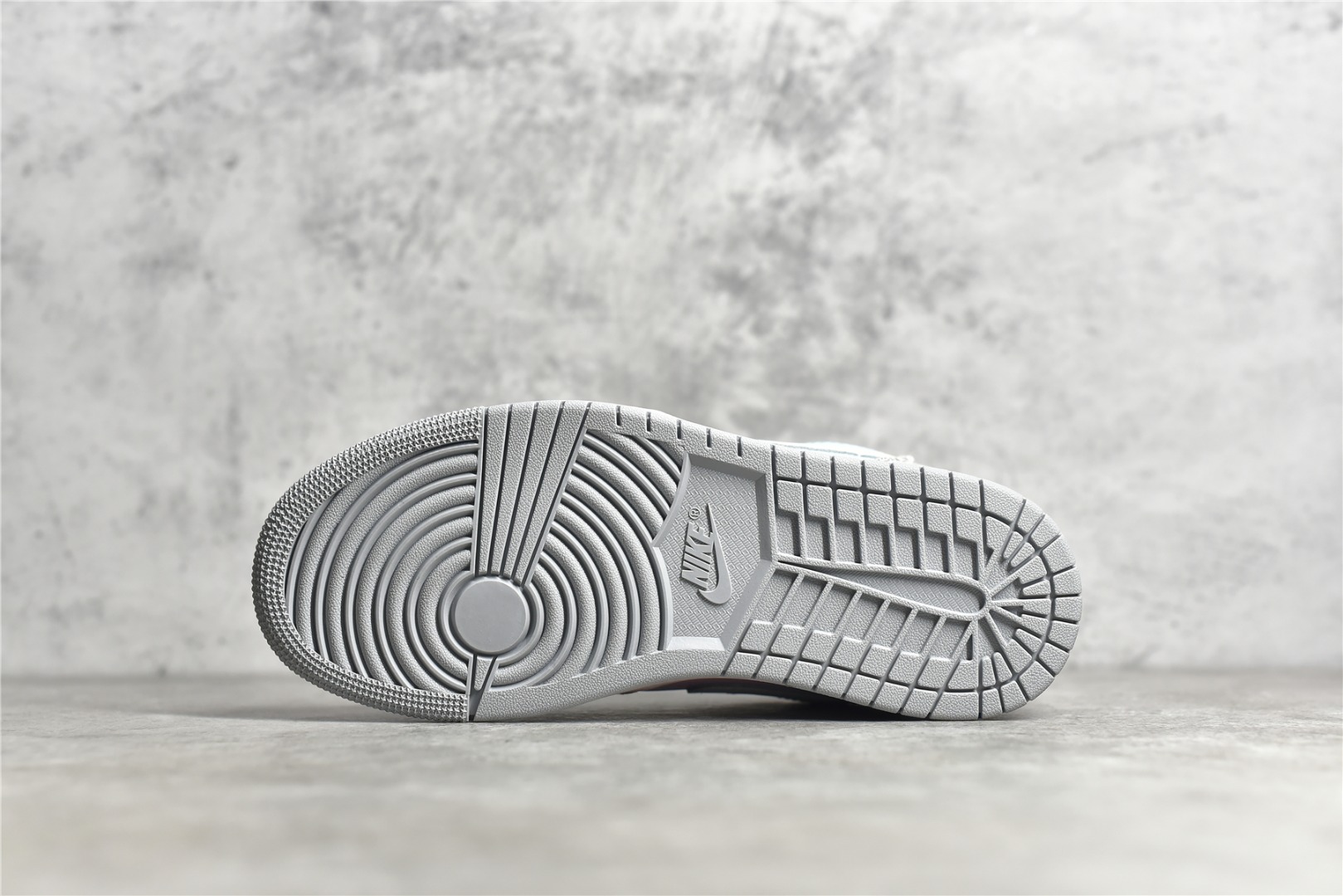 AirJordan1LowSHOES