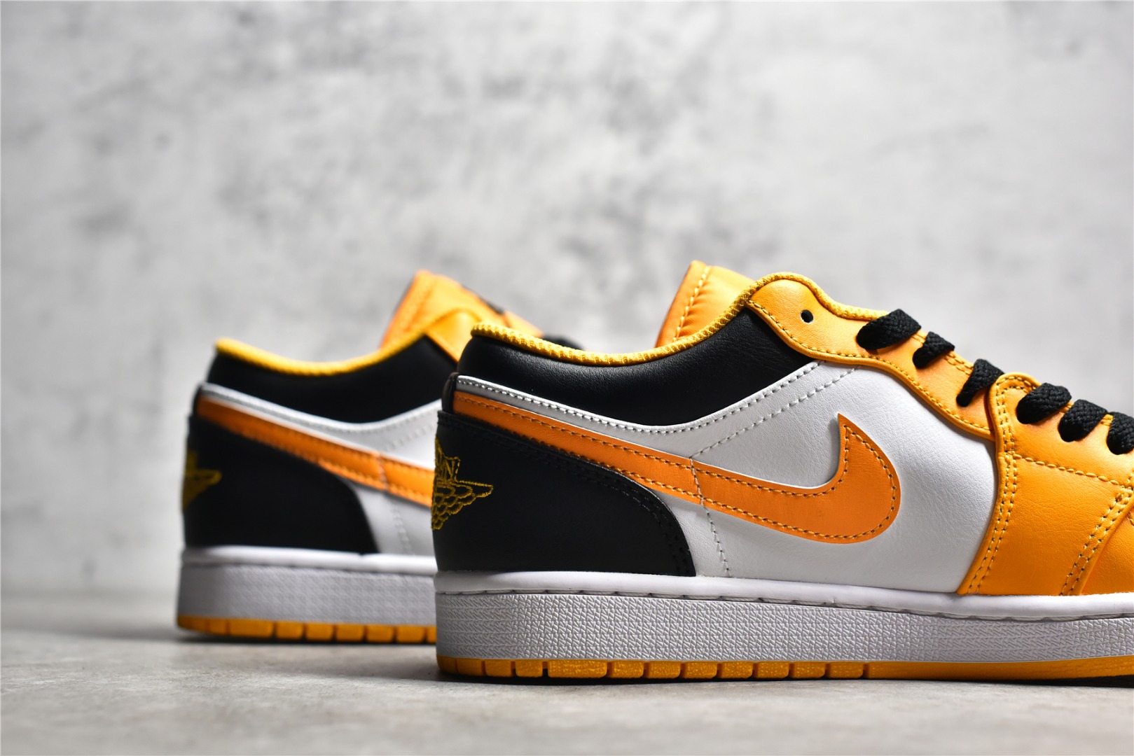 AirJordan1LowSHOES
