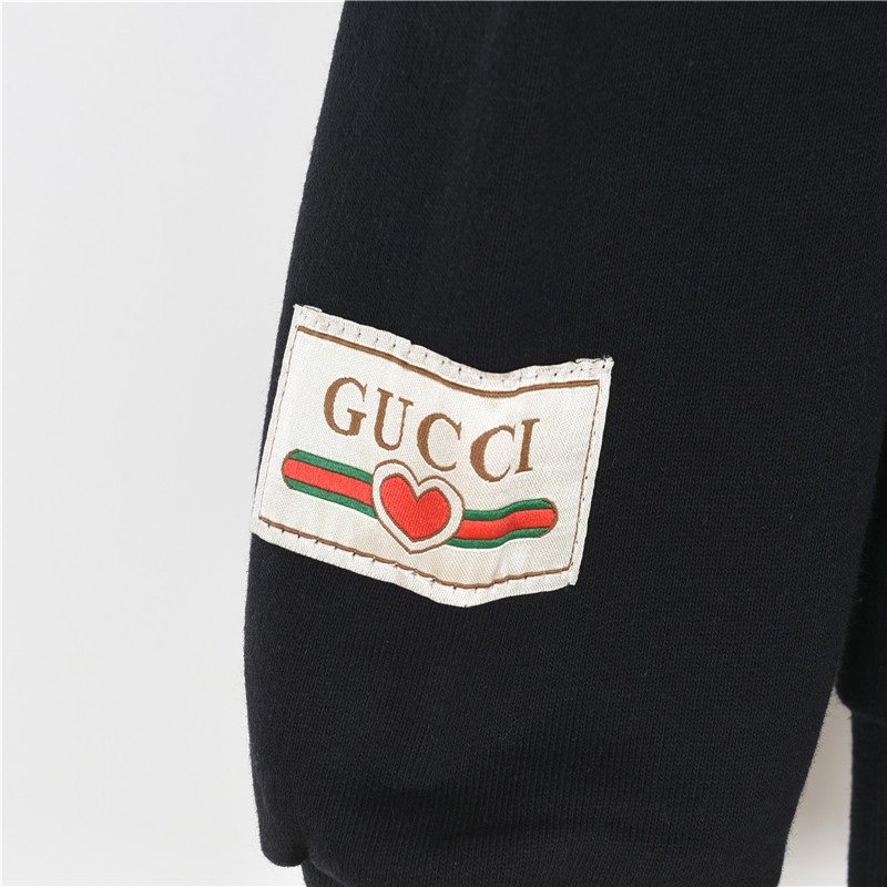 Hoodies & Sweatshirts